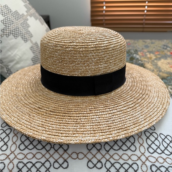Elegant Tan Straw Hat with Black Band - Picture 3 of 3